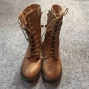 Combat boots